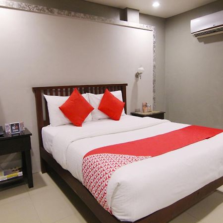 Oyo 103 Artina Suites Hotel Makati City Exteriér fotografie