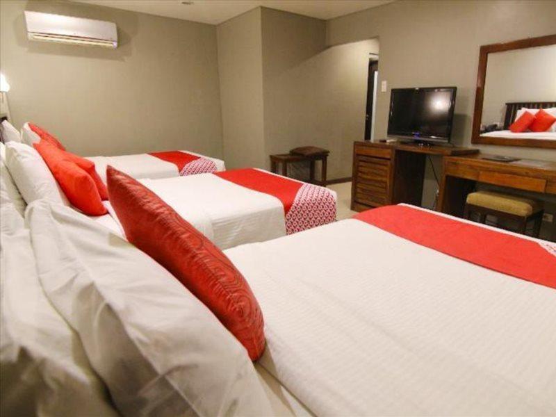 Oyo 103 Artina Suites Hotel Makati City Exteriér fotografie