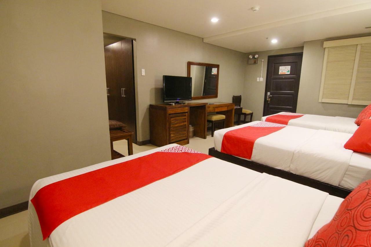 Oyo 103 Artina Suites Hotel Makati City Exteriér fotografie