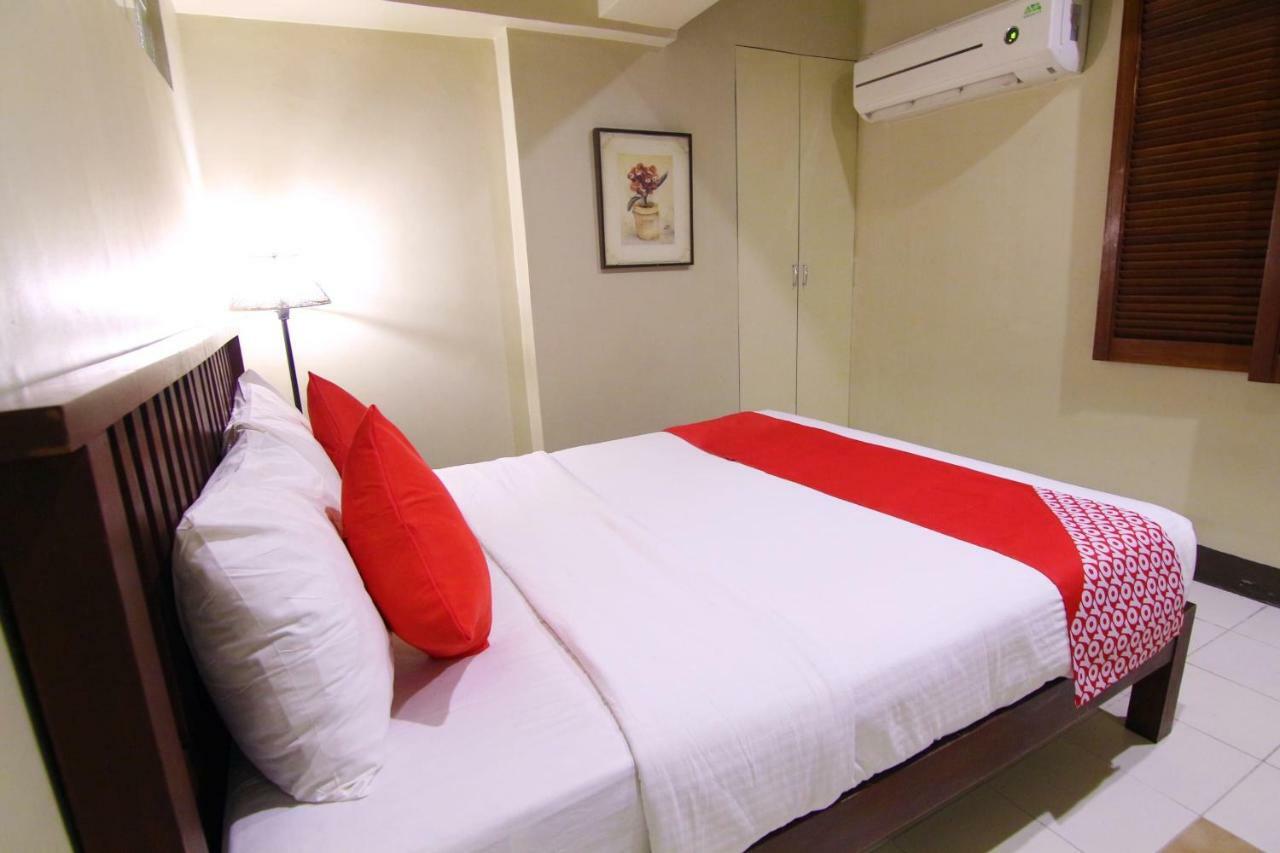 Oyo 103 Artina Suites Hotel Makati City Exteriér fotografie