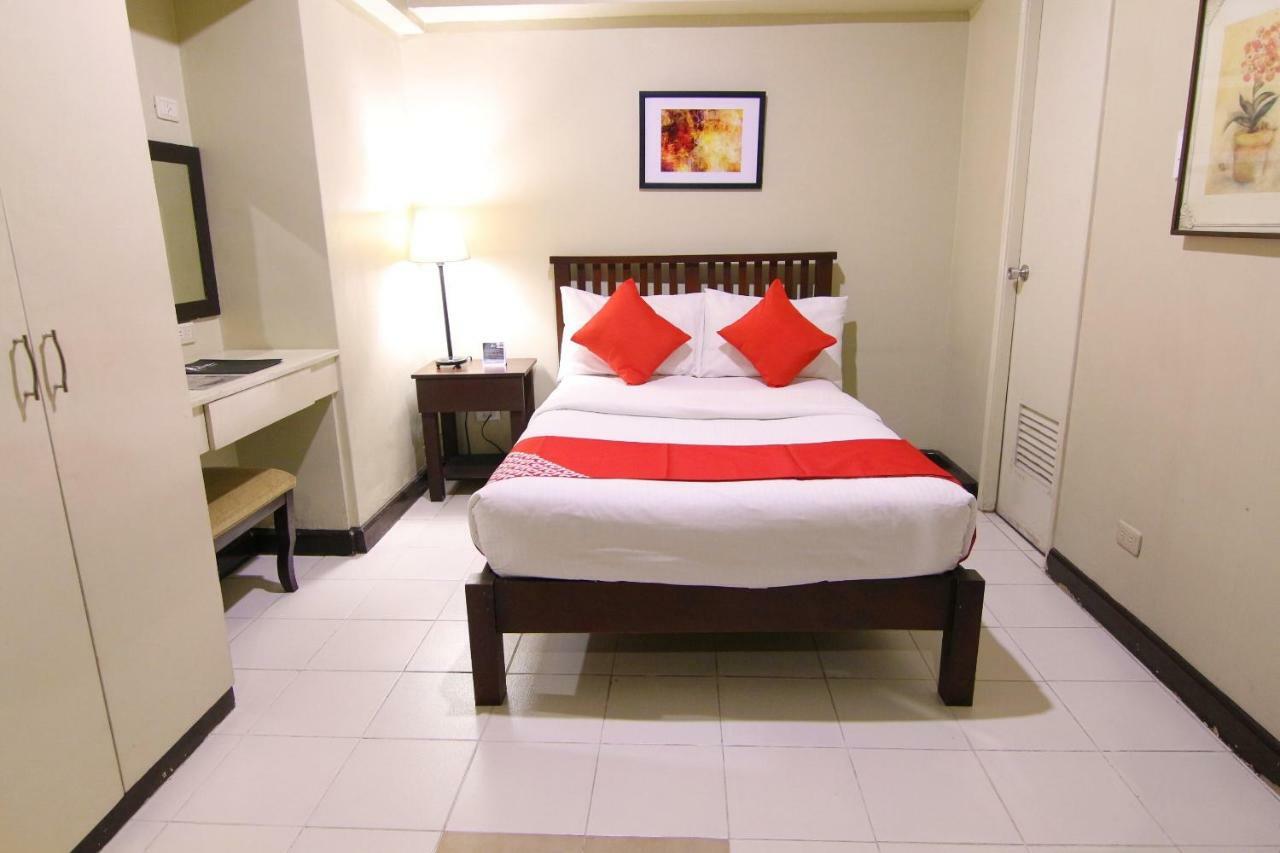 Oyo 103 Artina Suites Hotel Makati City Exteriér fotografie