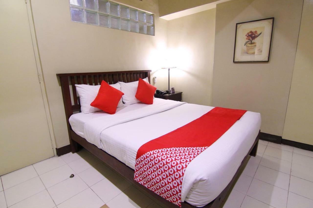 Oyo 103 Artina Suites Hotel Makati City Exteriér fotografie