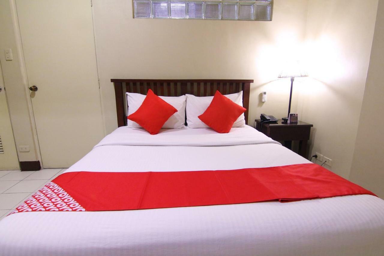 Oyo 103 Artina Suites Hotel Makati City Exteriér fotografie