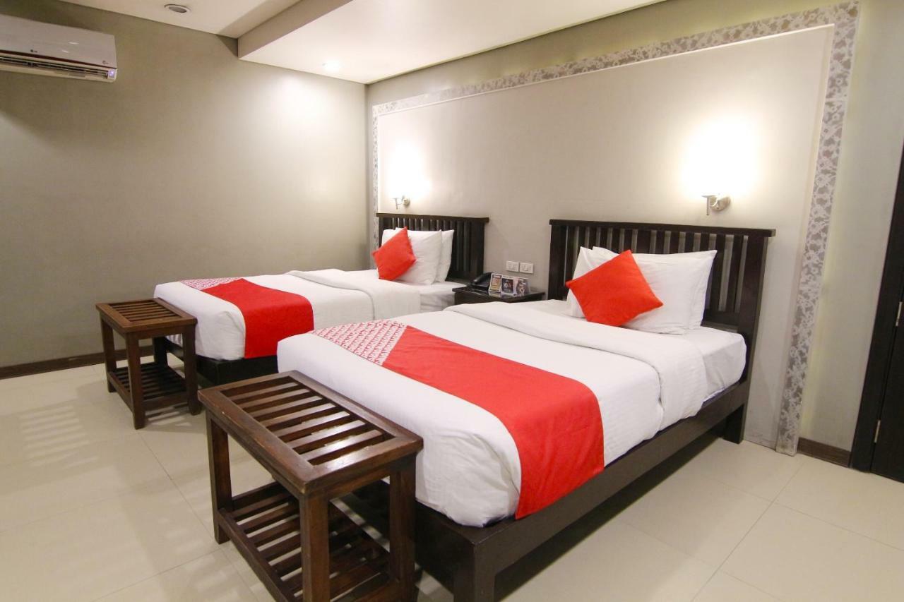 Oyo 103 Artina Suites Hotel Makati City Exteriér fotografie