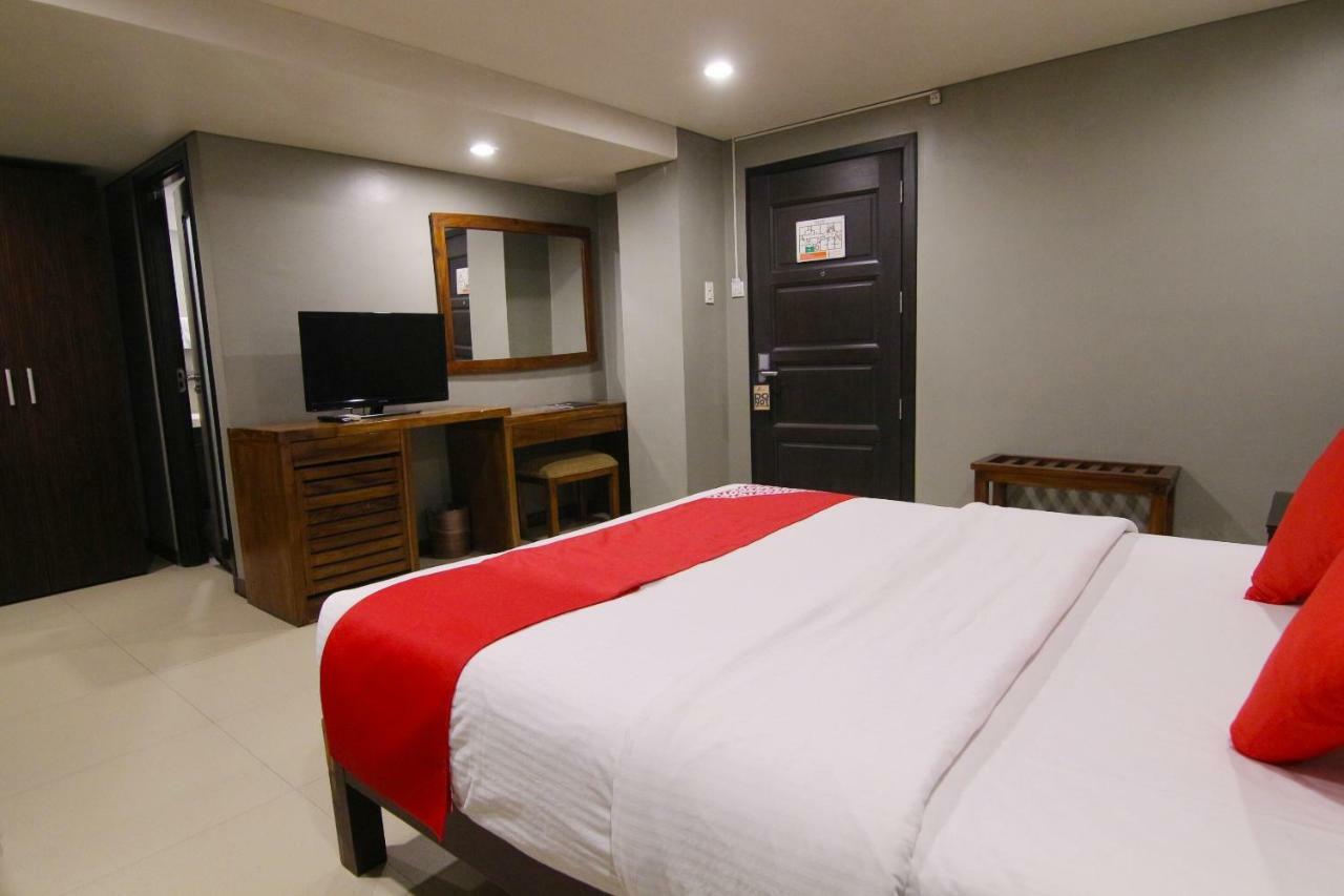 Oyo 103 Artina Suites Hotel Makati City Exteriér fotografie